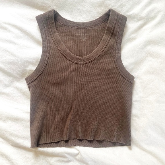 Brandy Melville Brown Connor Ribbed Crop Tank - Picture 2 of 3